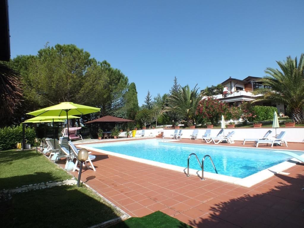 Villa Serena Asyż Zewnętrze zdjęcie
