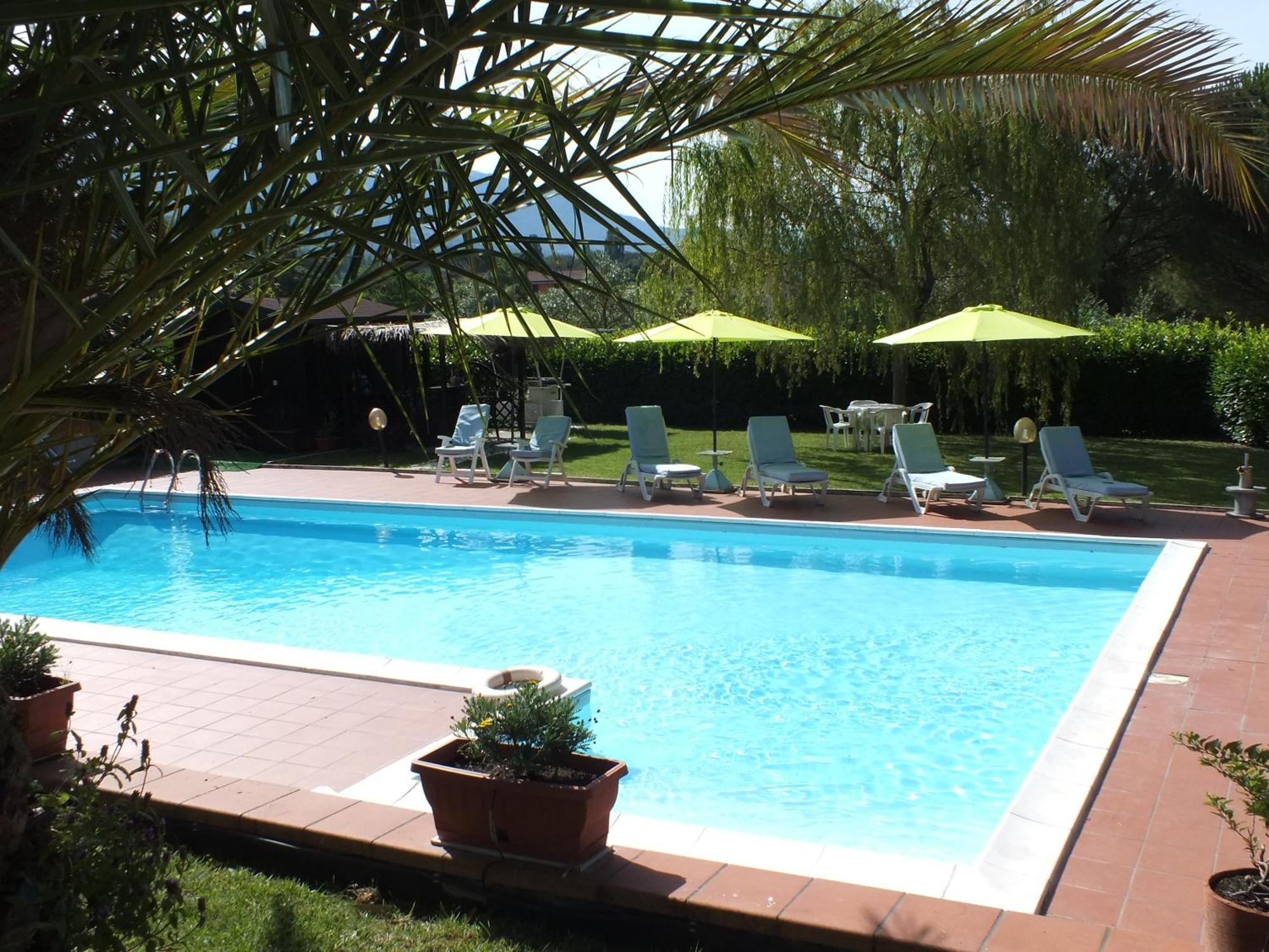 Villa Serena Asyż Zewnętrze zdjęcie