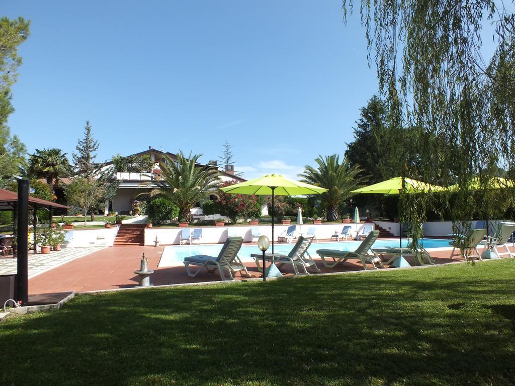Villa Serena Asyż Zewnętrze zdjęcie